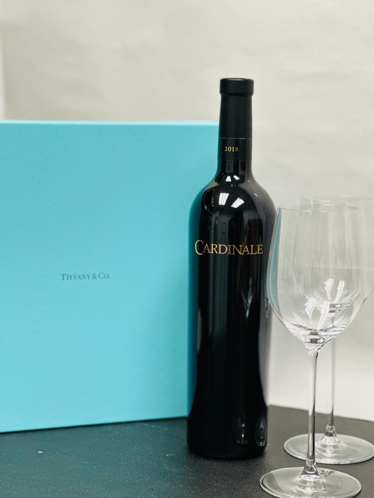 Cardinale Cabernet Sauvignon Wine & Tiffany Glasses Set