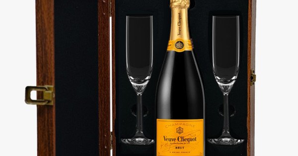 Veuve Clicquot Brut Champagne & Flutes Gift Set