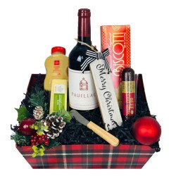Le Pauillac de Château Latour Wine & Christmas Gift Basket