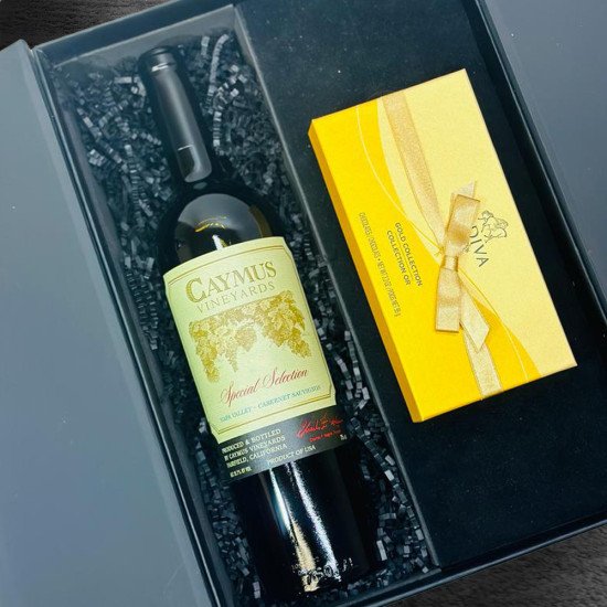 Caymus Special Selection and Godiva 8pc Gift Box