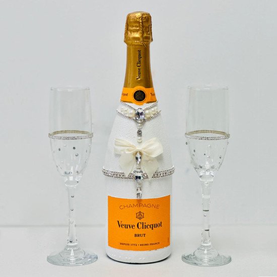 Hand-Painted Veuve Clicquot Champagne And Flutes Gift Set Hand-Painted Veuve Clicquot Champagne And Flutes Gift Set