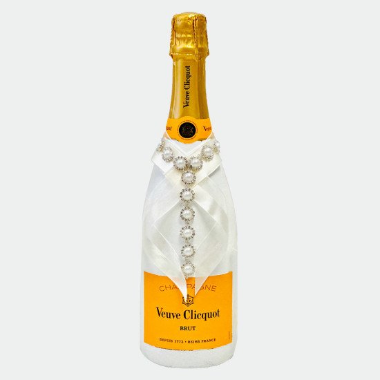 Pearl-Adorned Veuve Clicquot Brut Champagne & Flutes Gift Set Pearl-Adorned Veuve Clicquot Brut Champagne & Flutes Gift Set