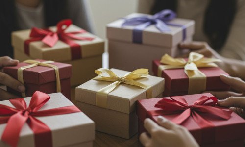 Best Gift Ideas for a Friend Who Loves Wine - For Every Occasion