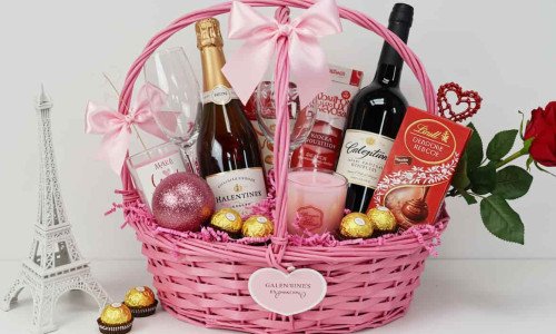 Galentine's Day Gift Ideas for Women Who Love Wine