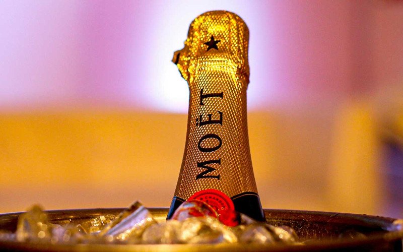 Moet & Chandon: Types, Price & Tasting Notes | Complete Guide