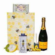 Spring-Themed Veuve Clicquot Gift Set Spring-Themed Veuve Clicquot Gift Set