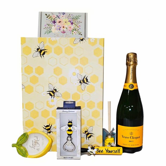 Spring-Themed Veuve Clicquot Gift Set Spring-Themed Veuve Clicquot Gift Set