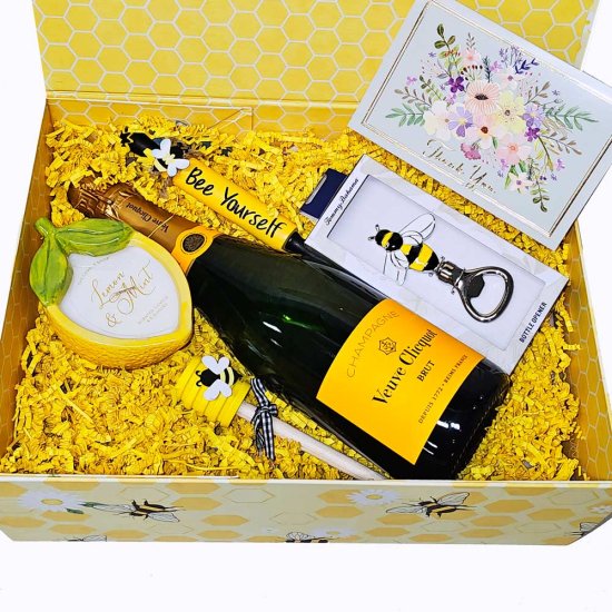 Spring-Themed Veuve Clicquot Gift Set Spring-Themed Veuve Clicquot Gift Set