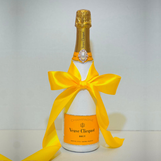 Hand-Painted Veuve Clicquot Champagne & Crystal Toast Flutes Set Hand-Painted Veuve Clicquot Champagne & Crystal Toast Flutes Set