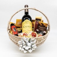 Caymus Wine 2020 & Cheese Gift Basket